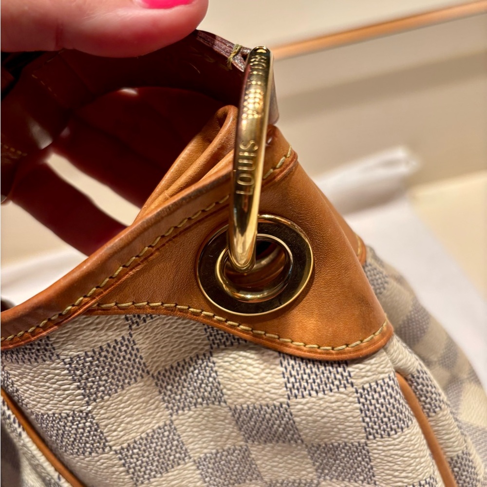 Louis Vuitton White and Tan Checkered Shoulder Bag - Picture 7 of 14